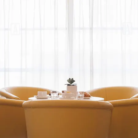 Hotel By Alexandra St. Julian's