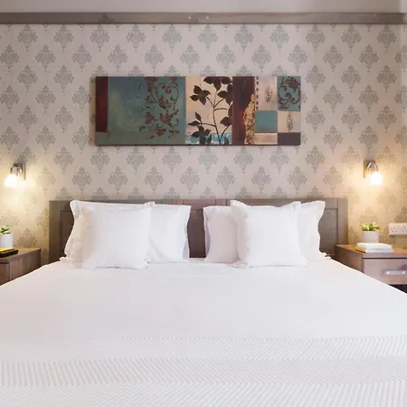 Hotel By Alexandra