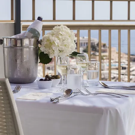 By Alexandra Ξενοδοχείο